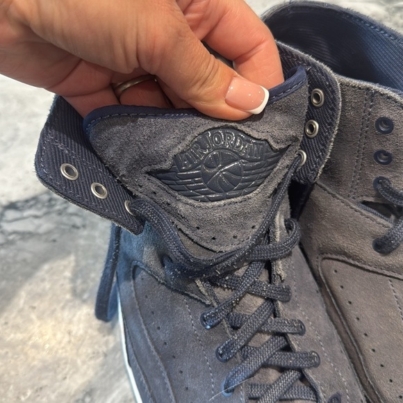 Men suade air Jordan Gray Nike Sneakers size US 9 European 42 1/2 - Picture 8 of 9